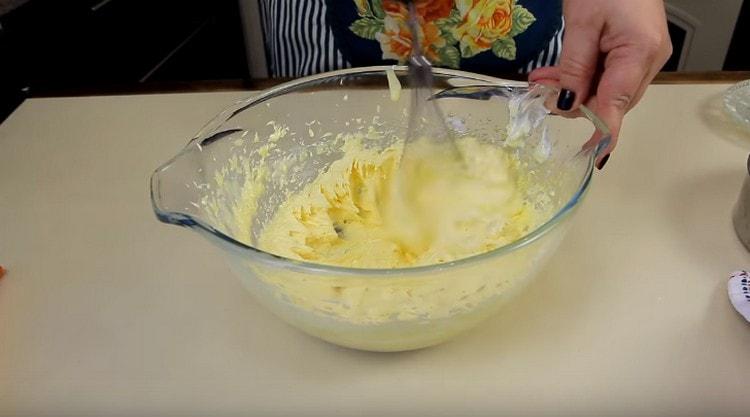 Разбийте отново всичко с миксер.