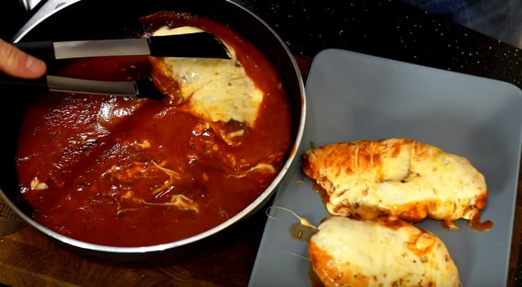 Mudamos os filés para pratos separados.