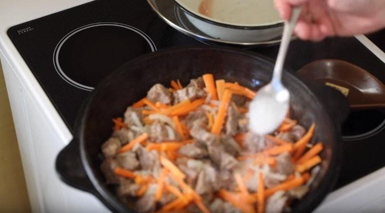 Sal o prato a gosto.