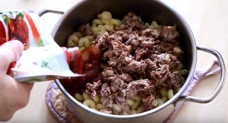 Podle chuti přidejte kečup.