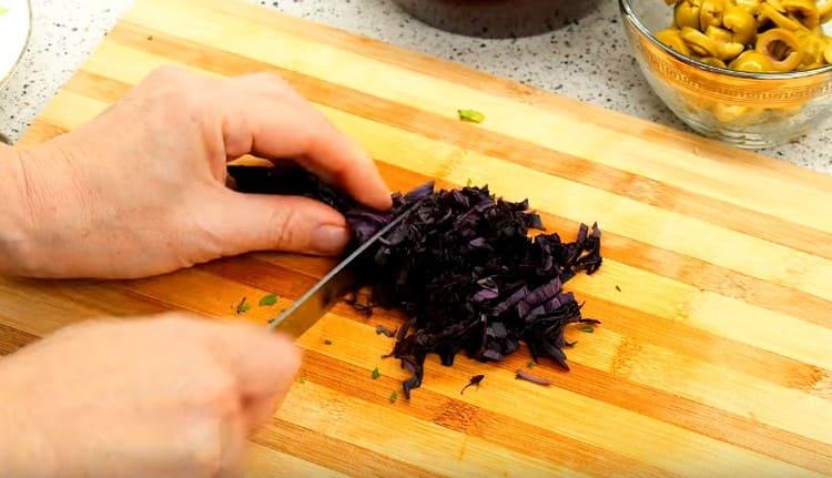 Vi hugger også basilikum.