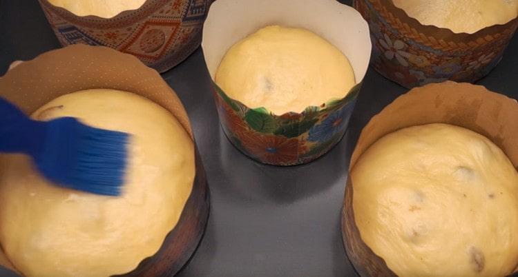 Lubrifique a peça de trabalho com água.