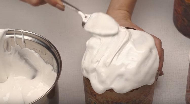 O esmalte grosso resultante graxa bolos de Páscoa.