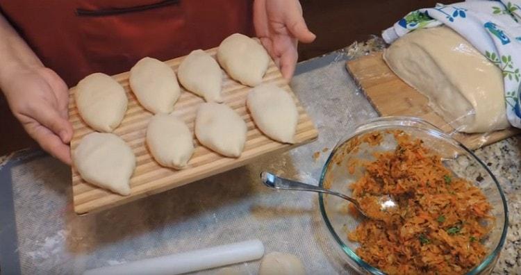 Pregătim toate plăcintele.