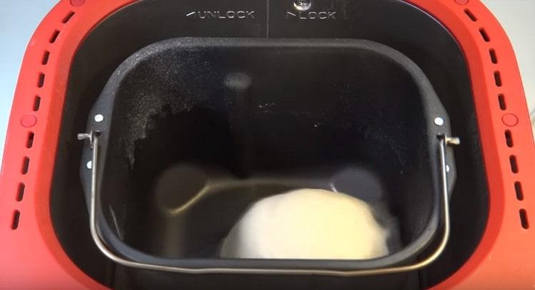 Тестото е готово, можете да се захванете за работа.