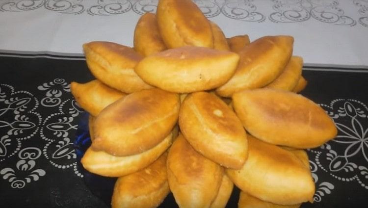 Conform acestei rețete, există foarte multe plăcinte.