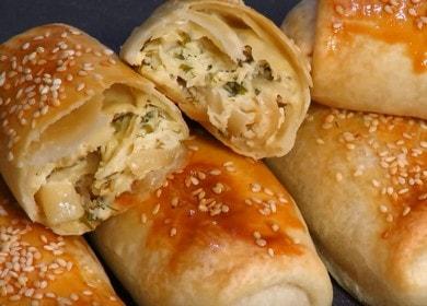 Pregătim plăcinte originale cu brânză conform unei rețete pas cu pas cu o fotografie.