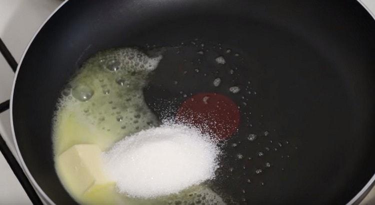 Adăugați zahăr în unt.