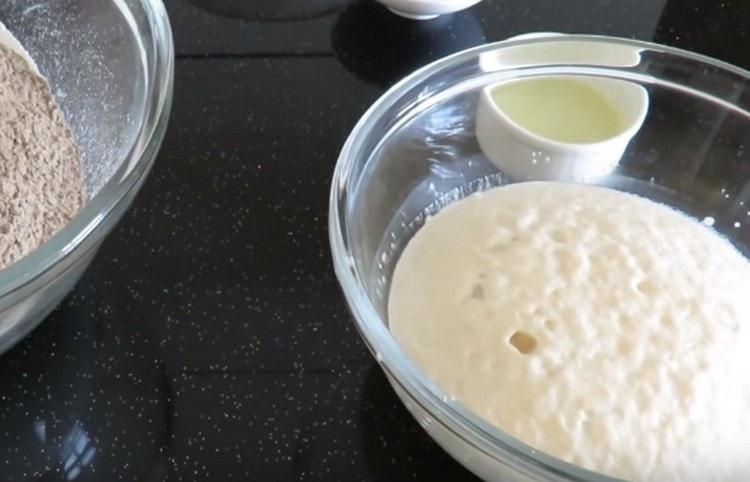 Mai întâi pregătiți aluatul.