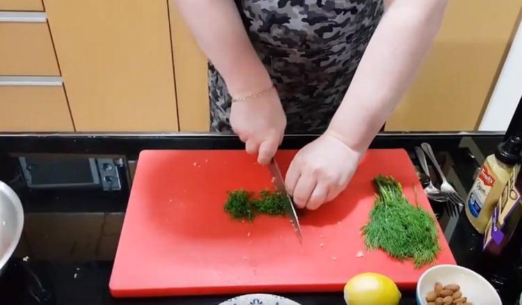 Tăiați bine și mărarul.