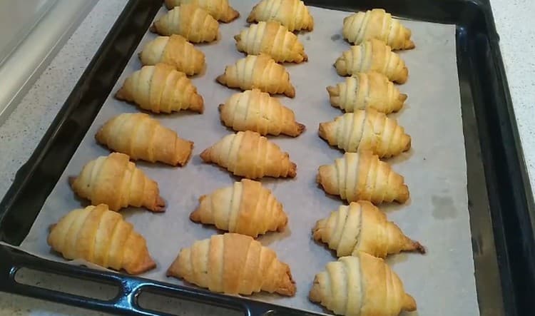 Los panecillos de mantequilla se hornean rápidamente.