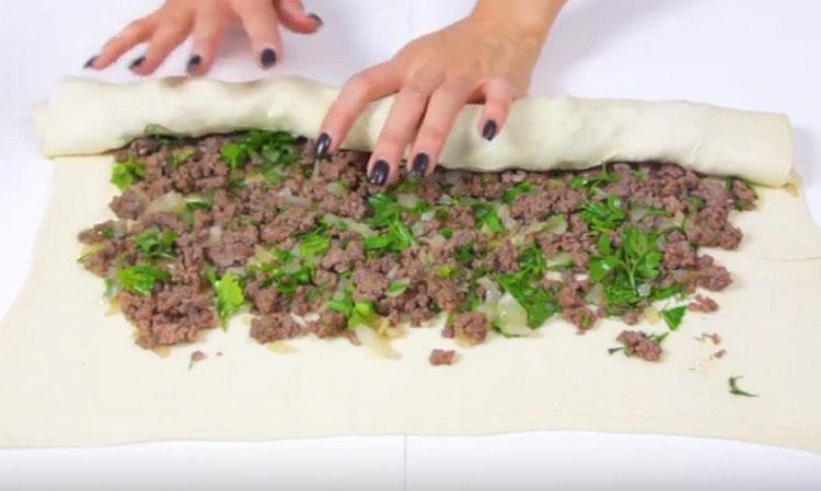 Pinihit namin ang rolyo.