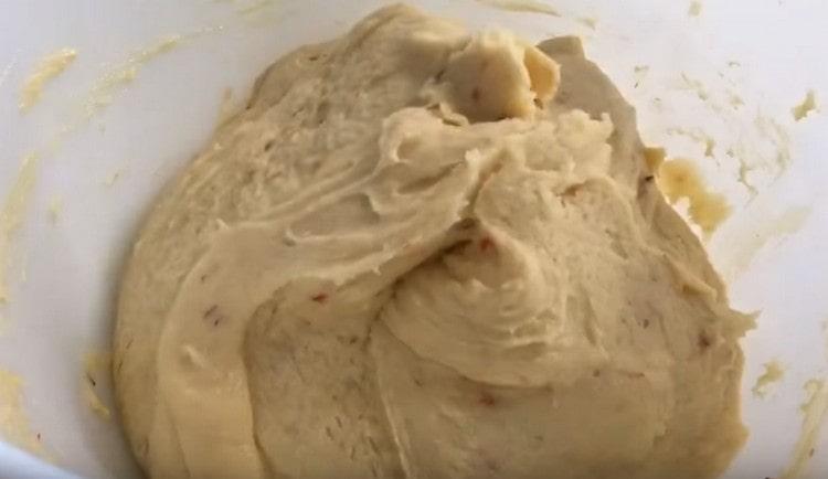 Ето такова, дори леко течно тесто, оставете на топло място да втаса.