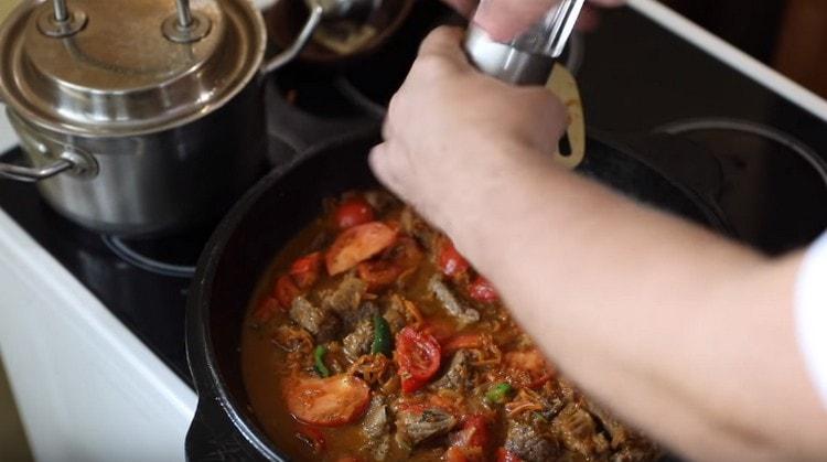 Sare și piper carne cu legume.