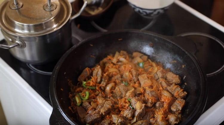 Dacă este necesar, puteți adăuga puțină apă.