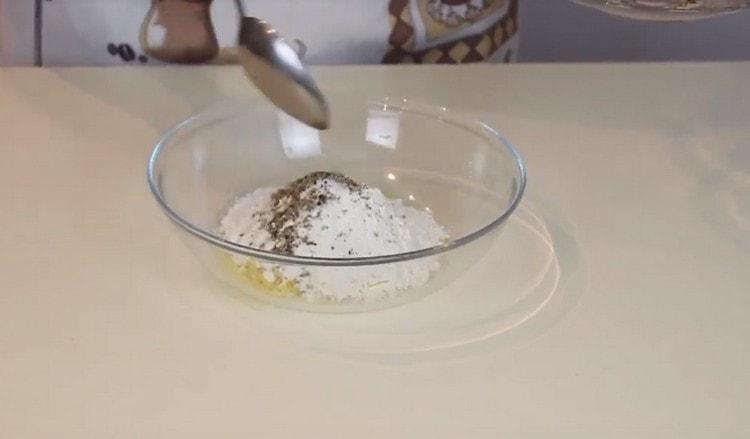 Přidejte také černý pepř.