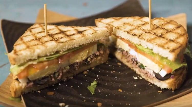 Aici avem un sandwich atât de delicios.