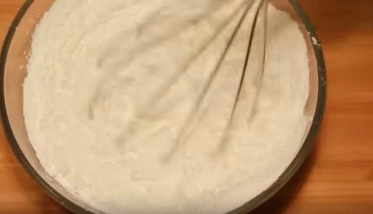 Combinamos harina con almidón.