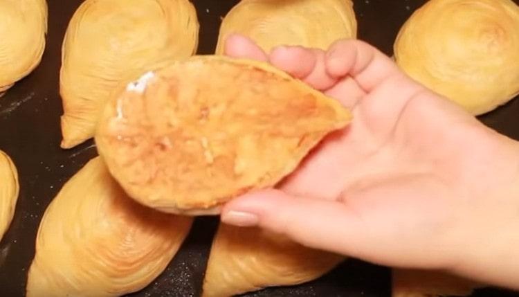 Como puede ver, tandoor samsa no es fácil de preparar, pero vale la pena.