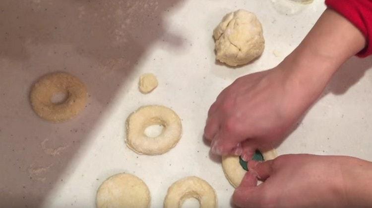 Hacemos agujeros en la prueba.