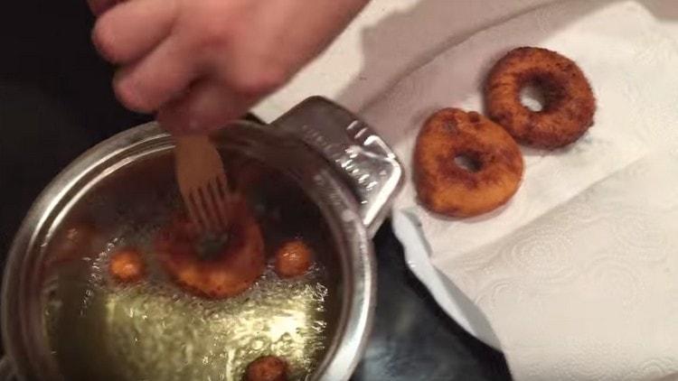 Del petróleo transferimos productos a servilletas de papel.