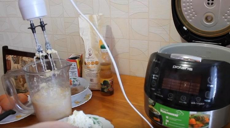 Do olejové hmoty zavádíme tvaroh.