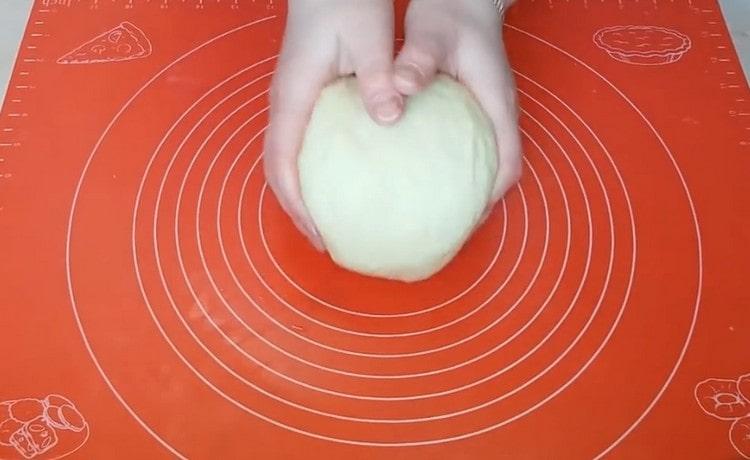 Тестът трябва да е мек и гладък.