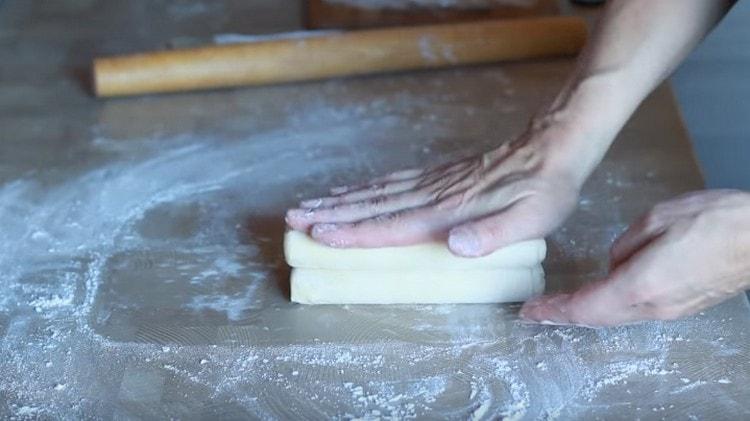 Fold dejen igen fire gange.