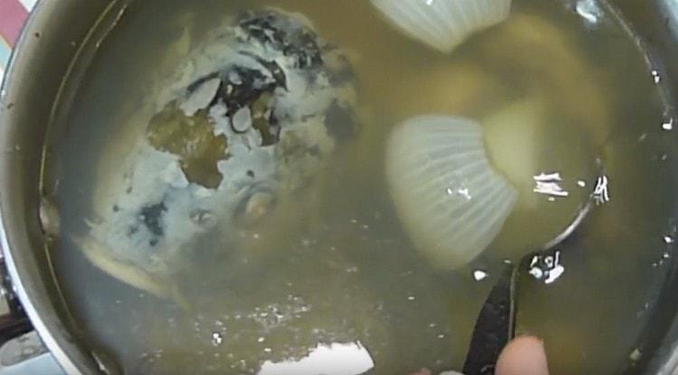 Cocine el caldo por 20 minutos.