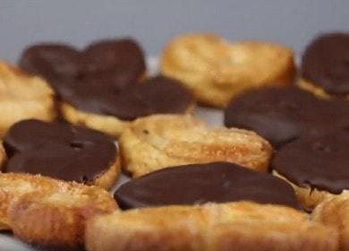 Бисквитки Бутер тестени уши със захар и глазура