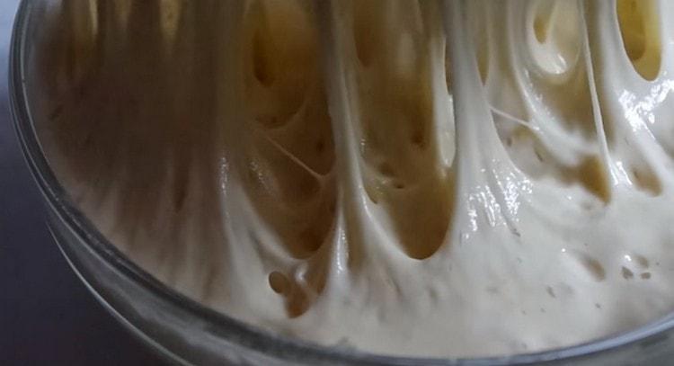 Приготвяне на тесто на базата на зряла кисела тесто.