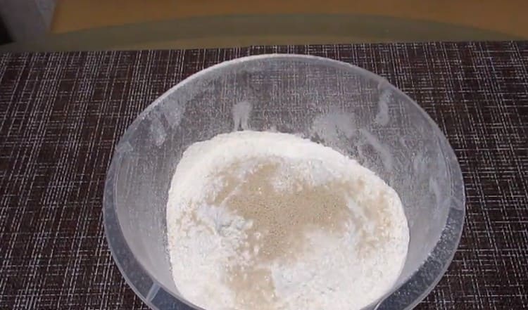 Добавете и мая.