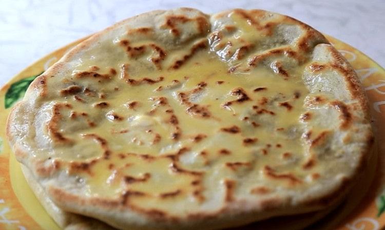 Aceste prăjituri sunt bune atât la rece cât și la cald.