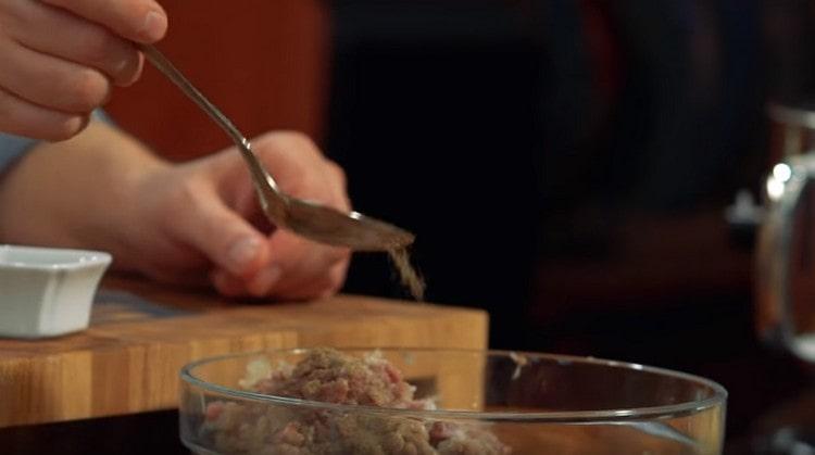 Carne picada de sal y pimienta.