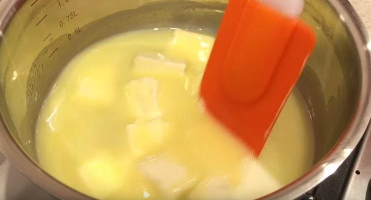 Fondre la mantega.