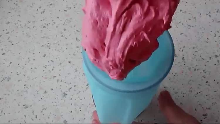 Zarte Muffins mit luftiger Beerencreme