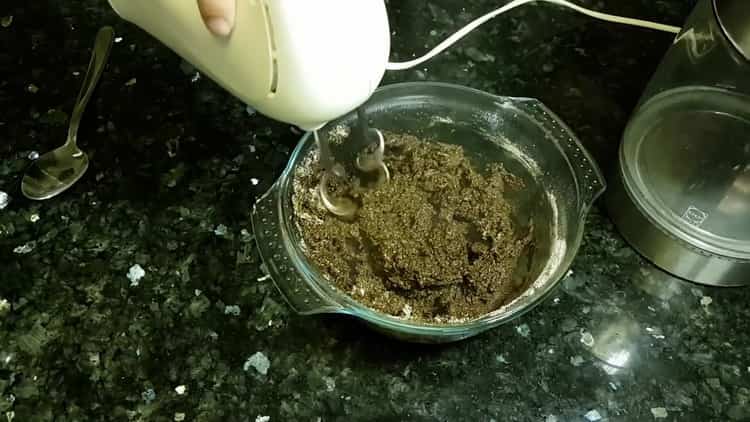 Para fazer pão Borodino, misture os ingredientes