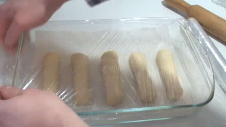 Pré-aqueça o forno para fazer pãezinhos de cachorro-quente