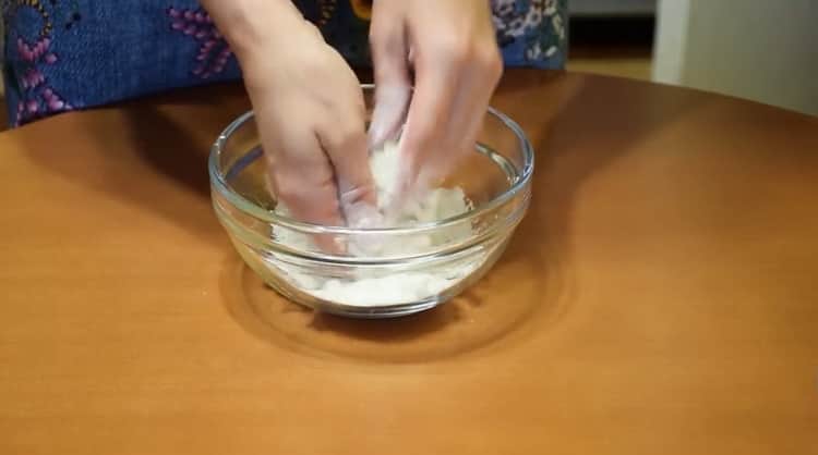 لجعل لفائف المربى ، وجعل فتات.