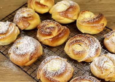 Coșuri cu brânză de căsuță din aluat de drojdie: rețetă pas cu pas cu fotografii