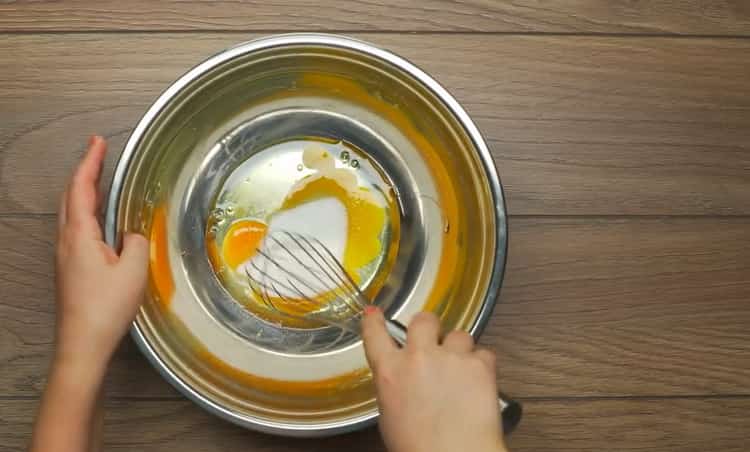 Upang gumawa ng mga keso ng keso, ihanda ang mga sangkap