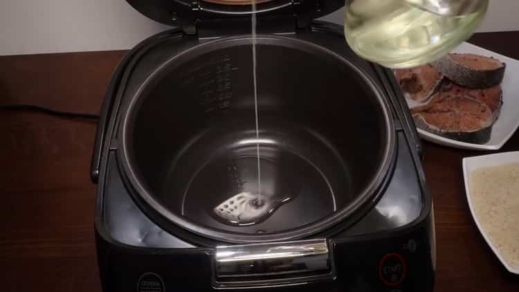 Para cocinar salmón rosado al vapor, prepare un tazón