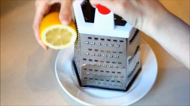 Pentru a face o cupcake într-un aragaz lent, pregătiți ingredientele