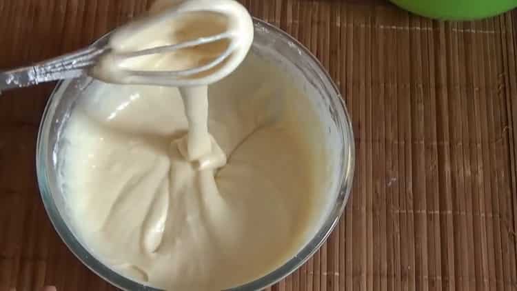 Para hacer cupcake de kéfir, mezcla los ingredientes