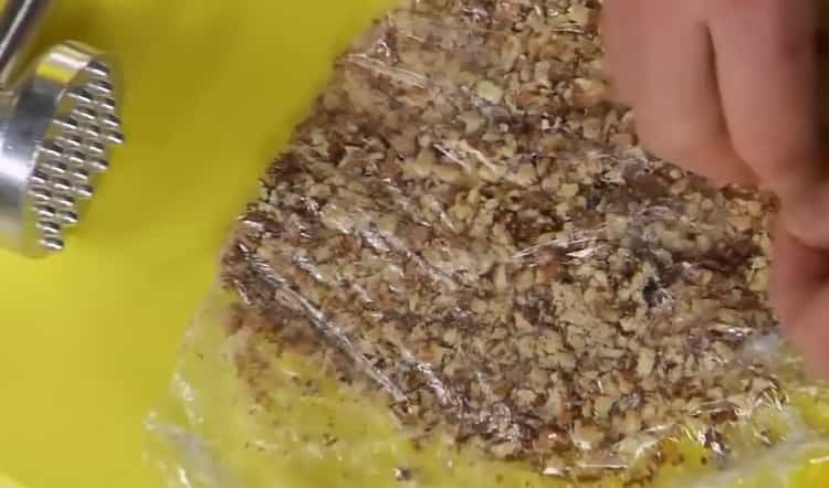 For at tilberede rød fisk i ovnen skal du tilberede ingredienserne