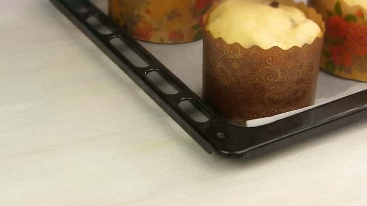 Ang cake ng Pasko ng Pagkabuhay na walang pagmamasa gamit ang mga kamay - isang recipe para sa tamad