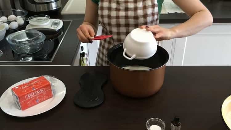 Osterkuchen mit kandierten Früchten kochen