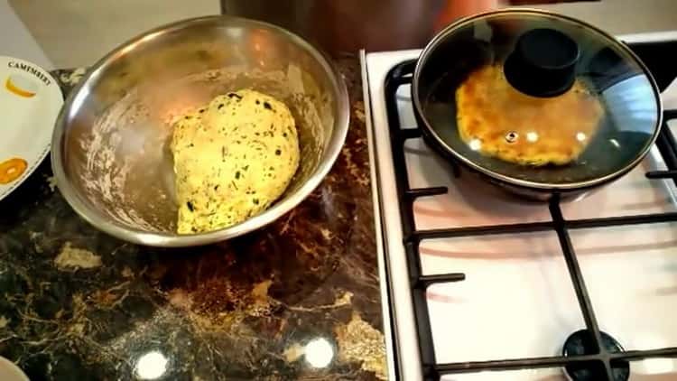 Para hacer pasteles de queso kéfir, hornee la masa