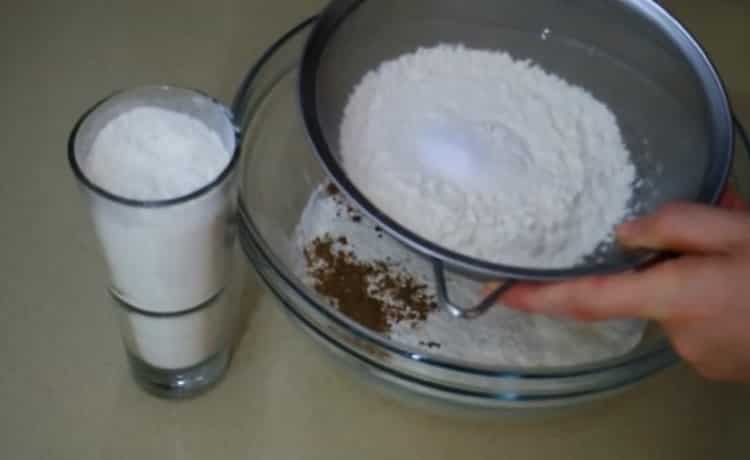 Fügen Sie Gewürze hinzu, um Kefirkuchen zu machen