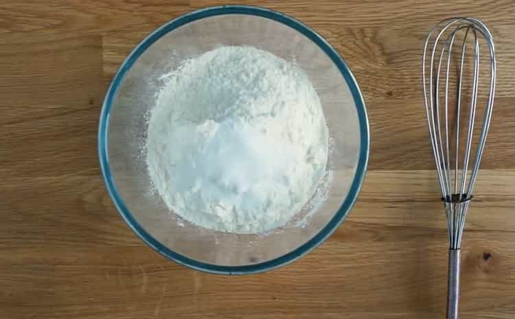 Pregătiți ingredientele pentru tortul cu lămâie.